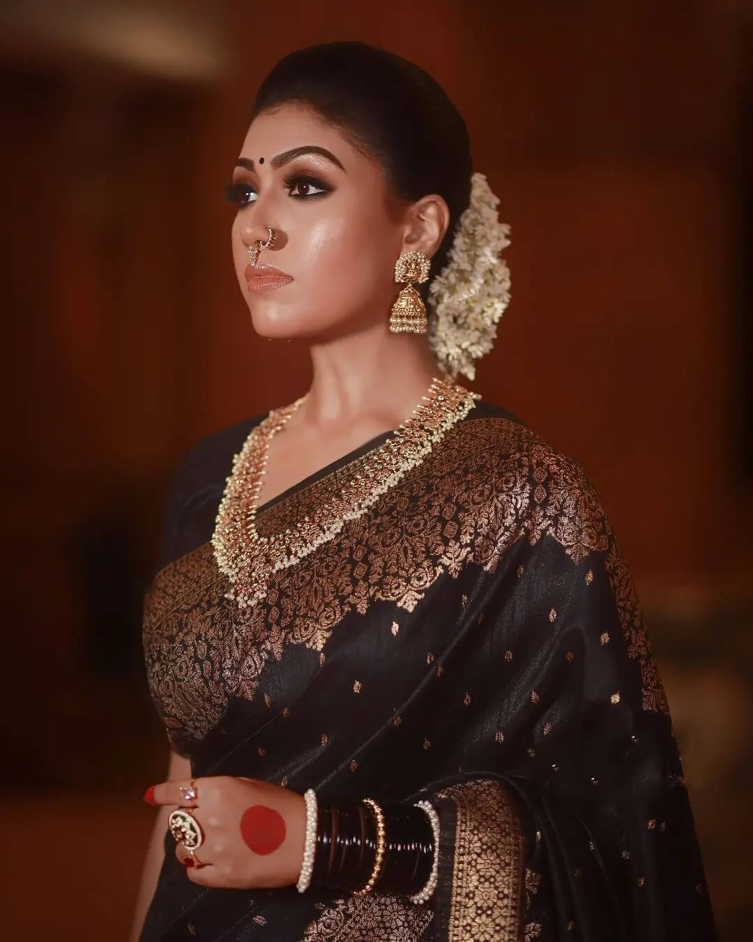 Shivi Black Banarasi Saree With Attractive Attached Blouse