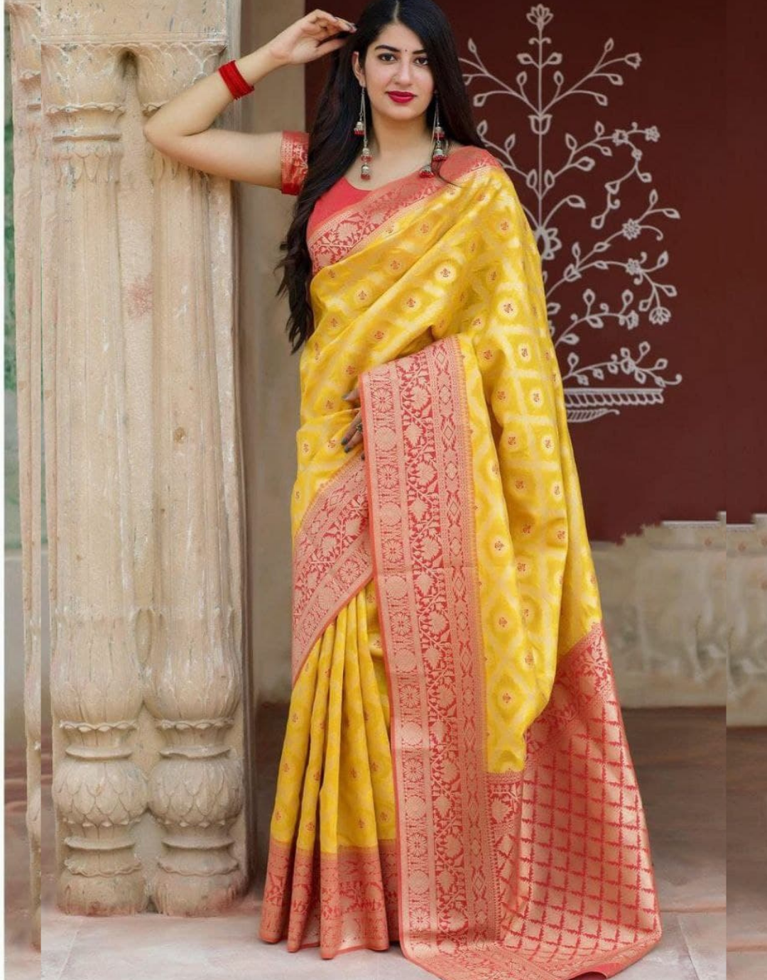 Buy AFORMI Woven, Printed Banarasi Pure Silk Saree Yellow Colour Online at  Best Prices in India - JioMart.