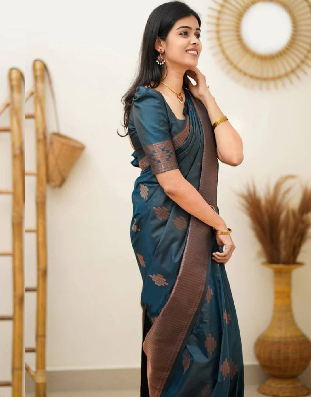 Raagini Hindol - Pure Linen Handloom Saree – Rang Riwaaz