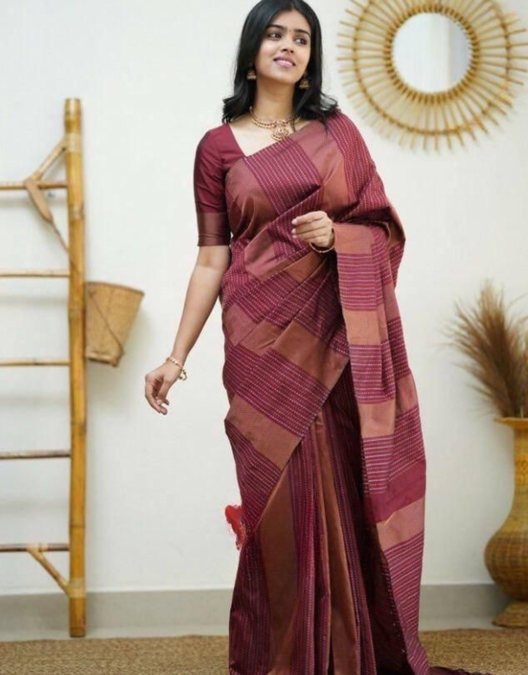 Banarasee Handwoven Organza Silk Embroidered Saree With Contrast Silk