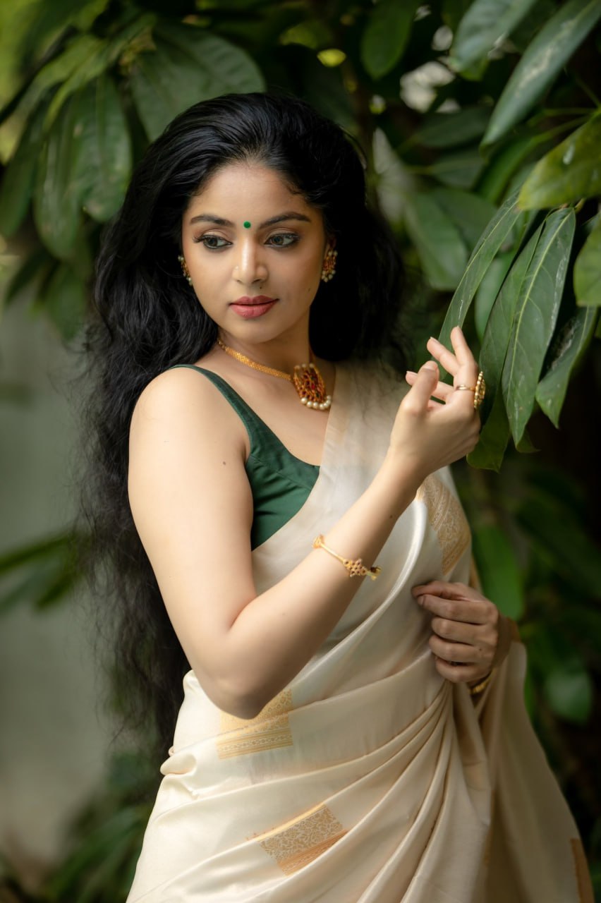 Priyuu Off-White Traditional Soft Silk Saree With Attached Blouse