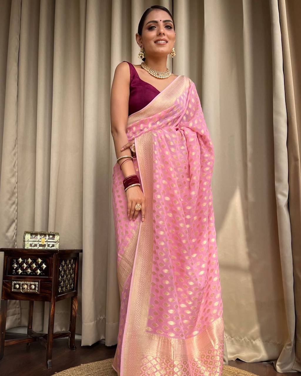 Elegant Kaya Banarasi Silk Saree in OnionPink Color with Exquisite Blouse Piece