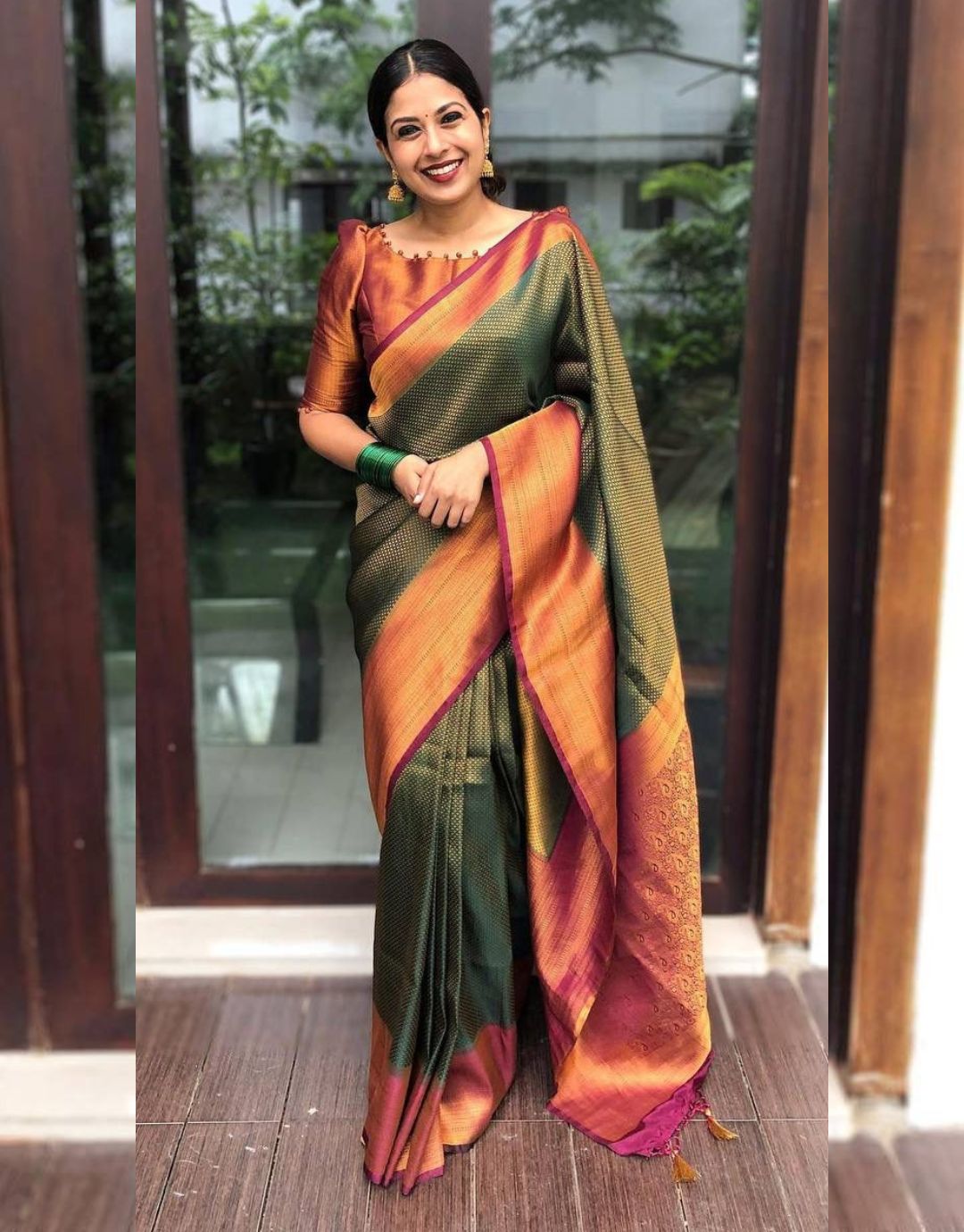 Red With Dark Green Combination Pure Soft Semi Silk Saree With Attract –  Nariboutique