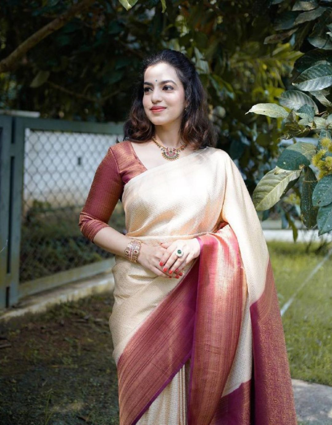 Aashi Off-White Traditional Kanchi Soft Silk Saree With Attached Blouse