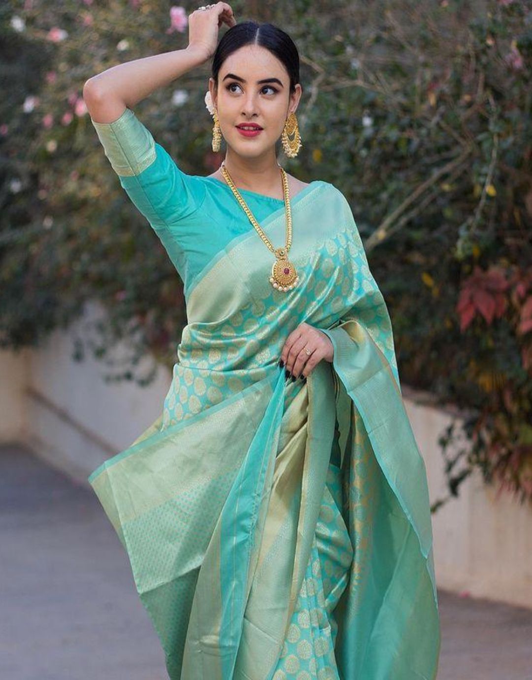 1980 Bottle Green Traditional Lichi Silk Saree With Attached Blouse