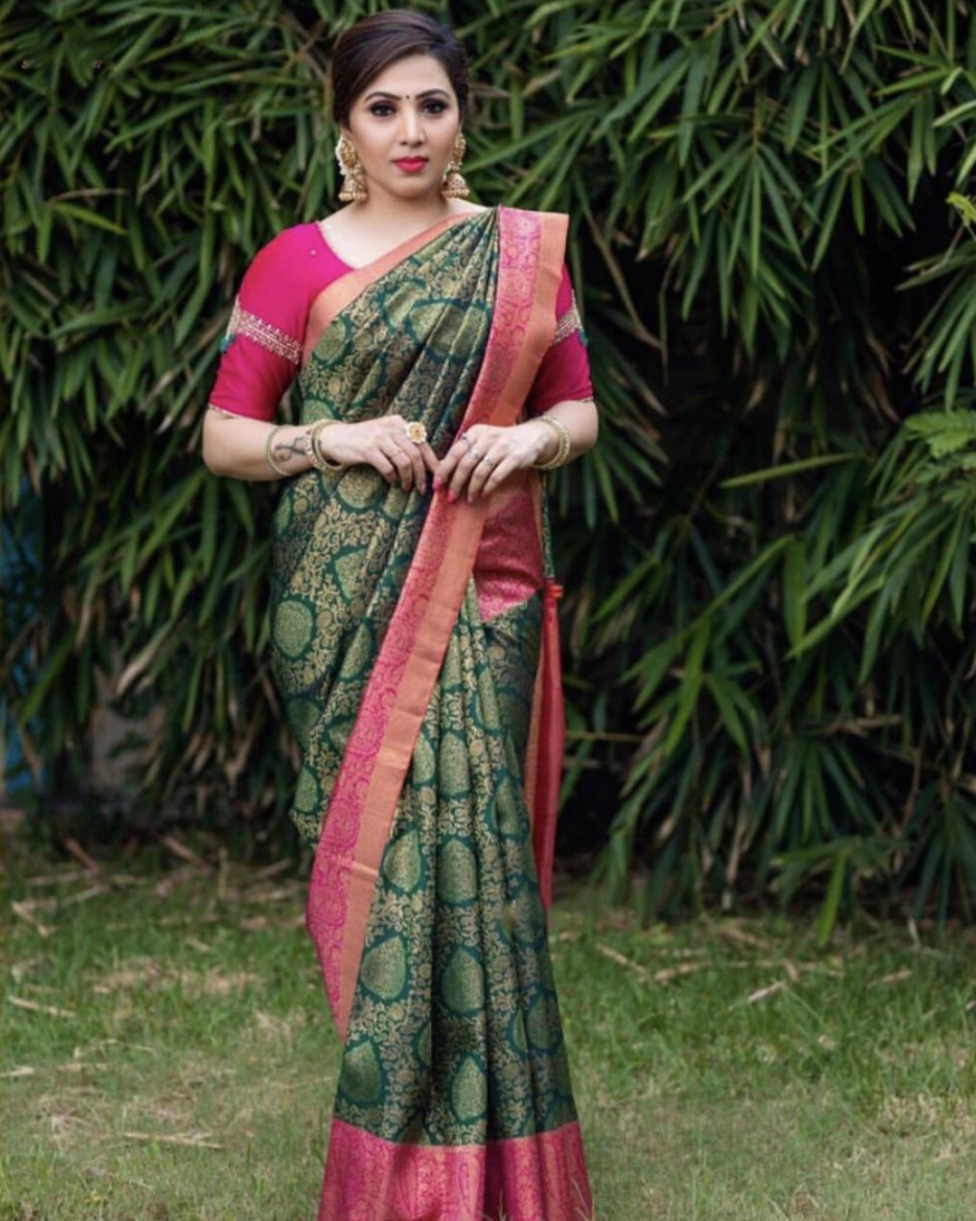 Parrot/Baby Pink weaving Saree with Beautiful Designer Embroidery Blou –  Vara Vastram