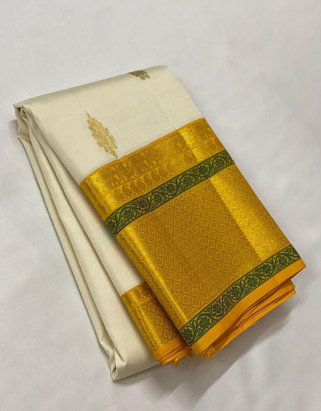 Off White Soft Silk Saree With Blouse